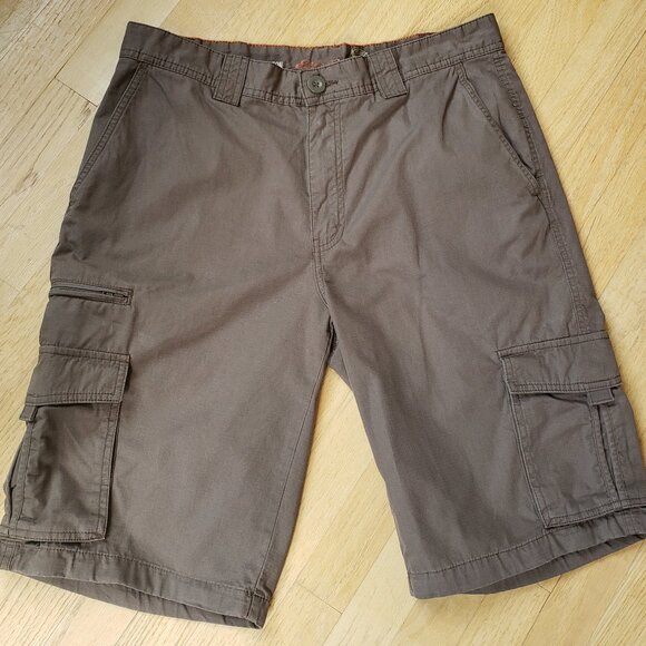 Eddie Bauer Men's Organic Cotton Olive Green Cargo Shorts, Size: 34 Waist - Picture 1 of 16